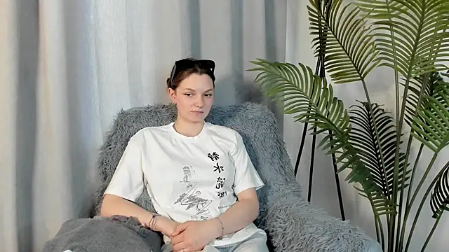 EmilieFerullo webcam