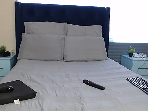 QUEENMANDYY webcam
