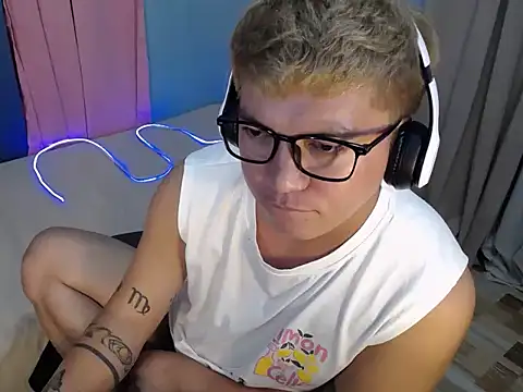 Fuckboii_intown webcam
