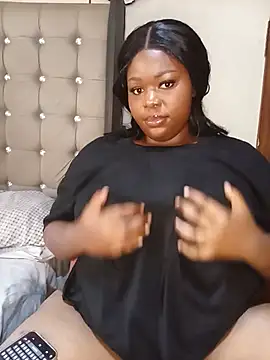 AaliyahBlackXO webcam