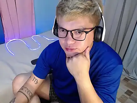 Fuckboii_intown webcam