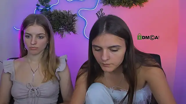 lisa_dark_ webcam