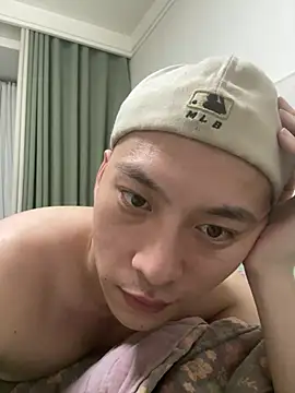 yichen008 Live Web Cam Show