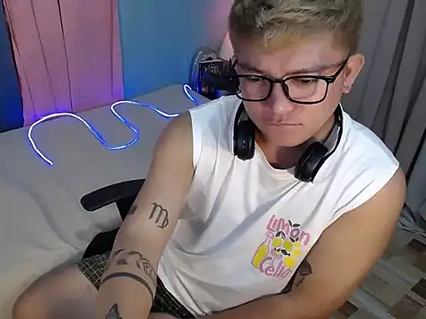 Fuckboii_intown webcam