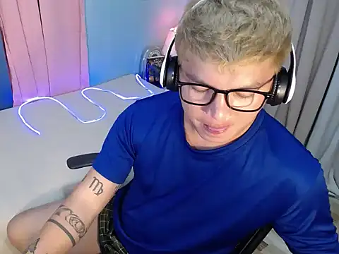 Fuckboii_intown webcam