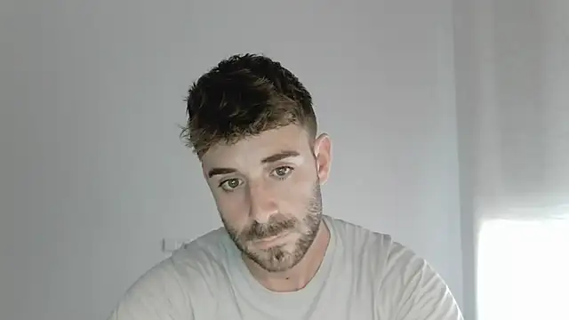 vargas90 live cam on StripChat