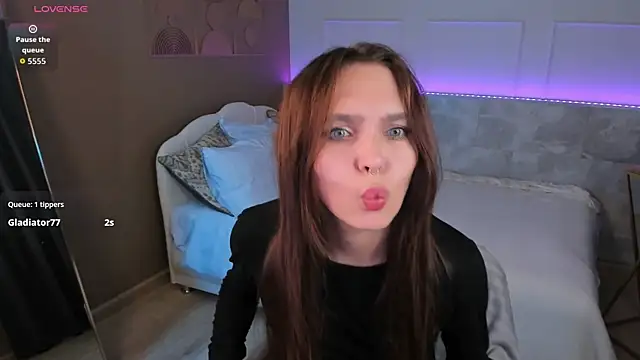 ChloeSunny webcam