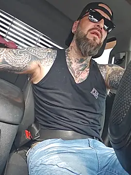 Beardedtattood live sex cam