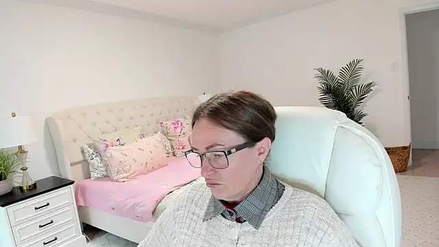 vika73 - Vika73's free webcam