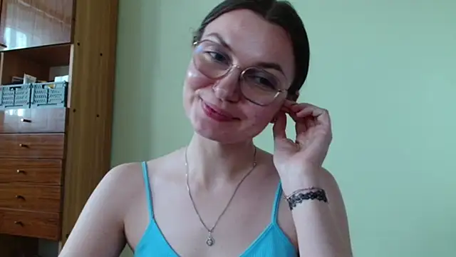 LooveELLYx webcam
