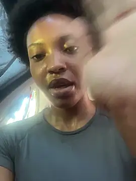 Queenkimi777 webcam