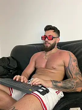 LustyMike_ webcam