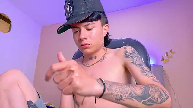 Nascary_Fox webcam