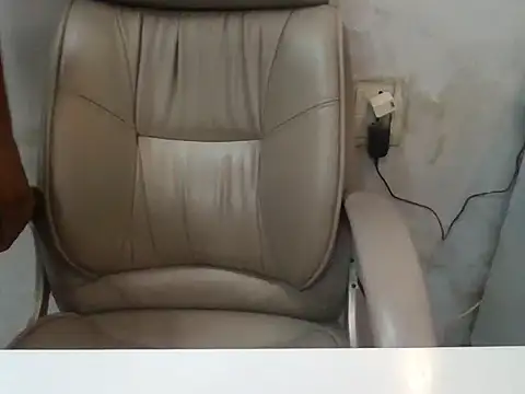 Aloneisbest webcam
