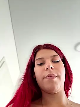 RiriRoseey webcam