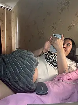 Naughtbaby_2025 webcam