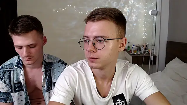 NikiKerryCum webcam