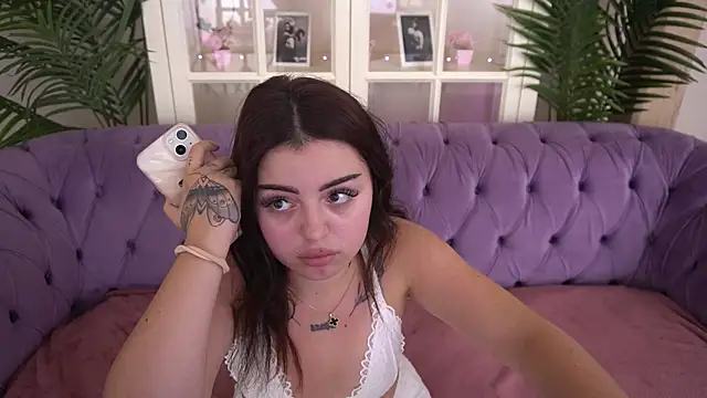 SinfulKittenn webcam