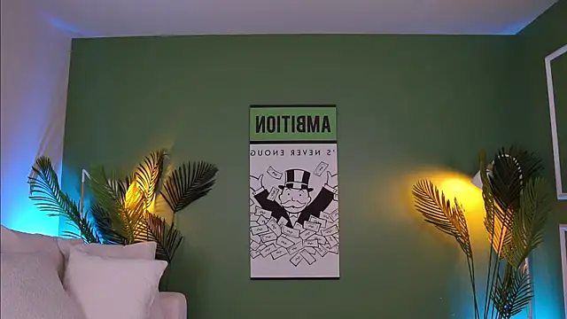 Lolla_Lee webcam