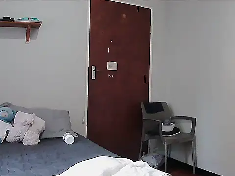 XxxPlumieSweetxxX webcam