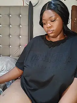 AaliyahBlackXO webcam