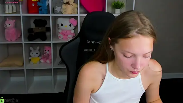 Neelly_Collins webcam