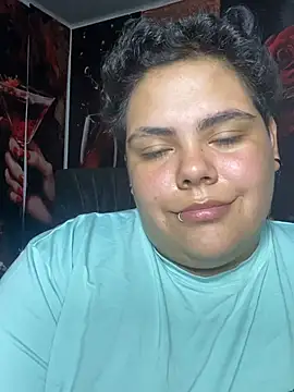 Hailey_Curvy webcam