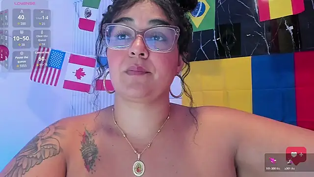 Reginavegaa live cam on StripChat