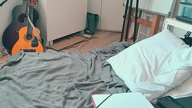 CeriseLapine webcam