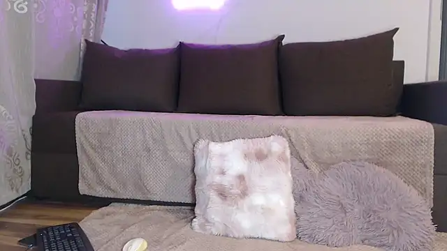 Sabrinedivinee webcam