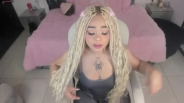 conny__curly webcam