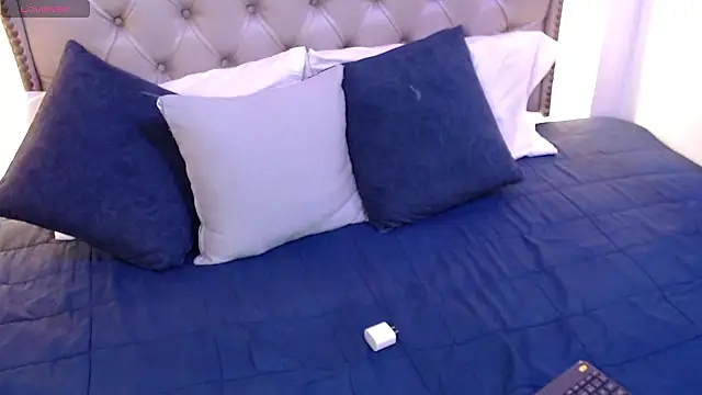 Liiamthompson webcam