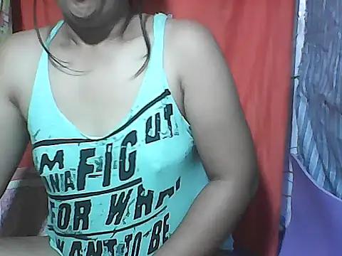 HottyElle webcam