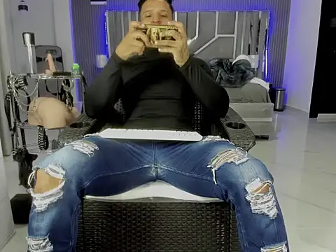 master_leather webcam