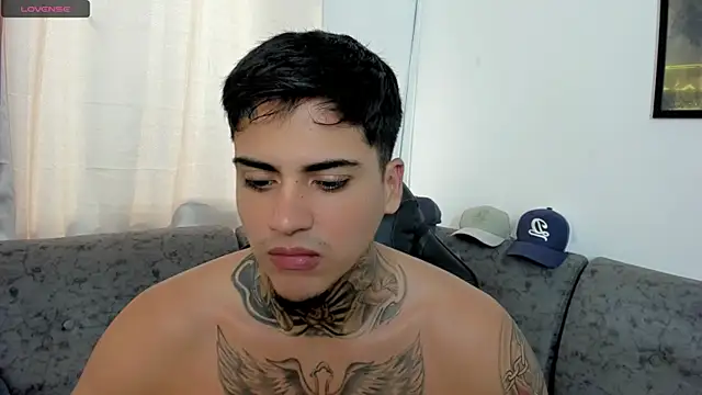 sweetlatinoboy webcam