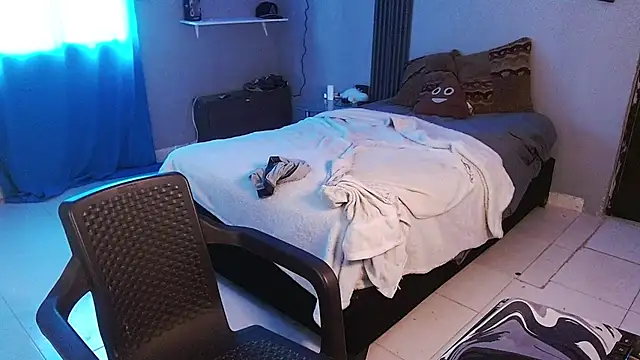 Mr_yisuzz webcam