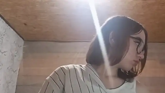 OliviaMoment webcam