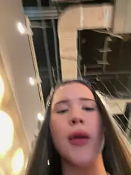 kitty_sixseven webcam