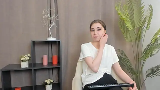 LauraleeSadiq webcam