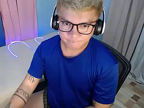 Fuckboii_intown webcam