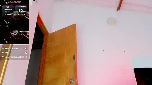 lyan_77 Live Web Cam Show