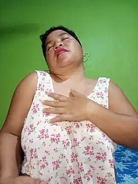 hotpussyxxx33x webcam