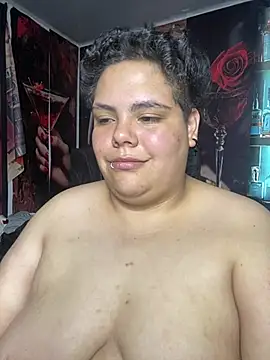 Hailey_Curvy webcam
