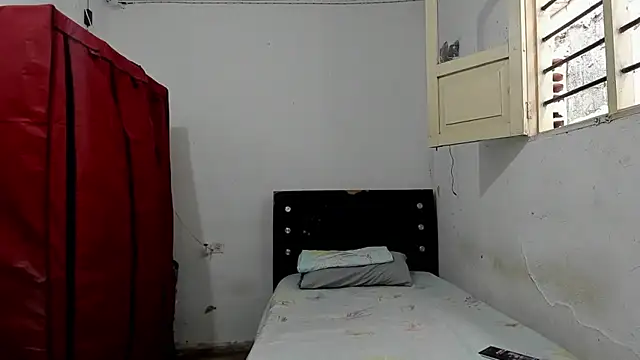 andrew_2811 webcam