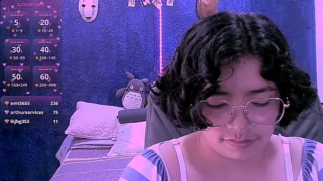 NinaYellow webcam