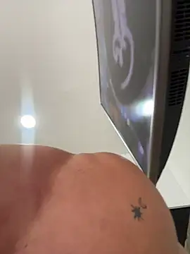 Chris_Clarck Live Web Cam Show