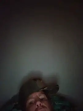 Clarkodile95 webcam