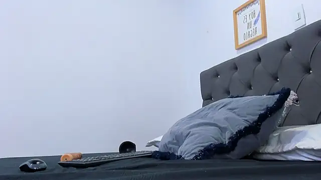 Emily_Behlle live sex cam