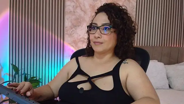 JuliRamirez webcam
