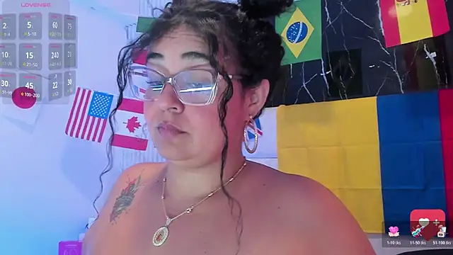 Reginavegaa live cam on StripChat